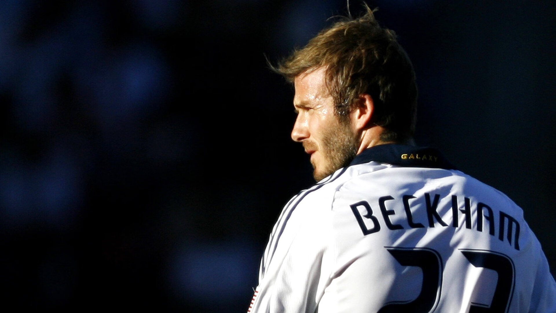 《FIFA》虚拟世界杯;线上线下同步狂欢!,fifa足球世界阵容模拟玩脱了